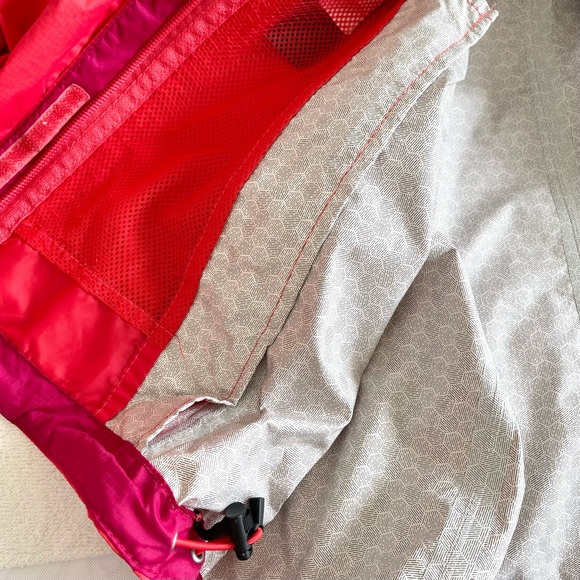 The North Face Venture Lightweight Rain Jacket - Picture 5 of 12